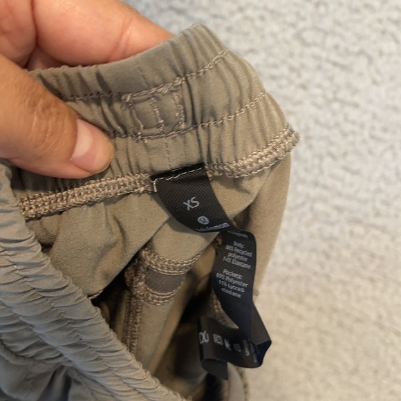 Lululemon Pace Breaker Short 9" size XS color gray - Picture 5 of 5